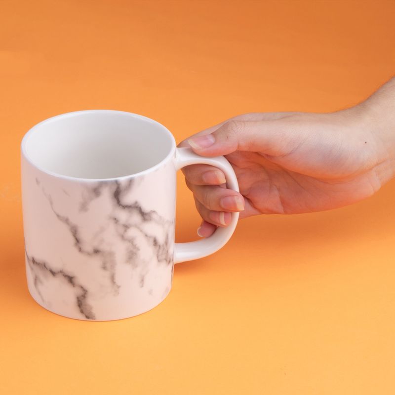 Taza-de-cer-mica-con-patron-de-marmol-serie-black-white-440-ml-blanco-Black-White-2-19573