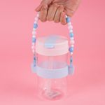 Vaso-de-pl-stico-con-tapa-abatible-y-correa-con-cuentas-500-ml-rosa-Miniso-2-19862