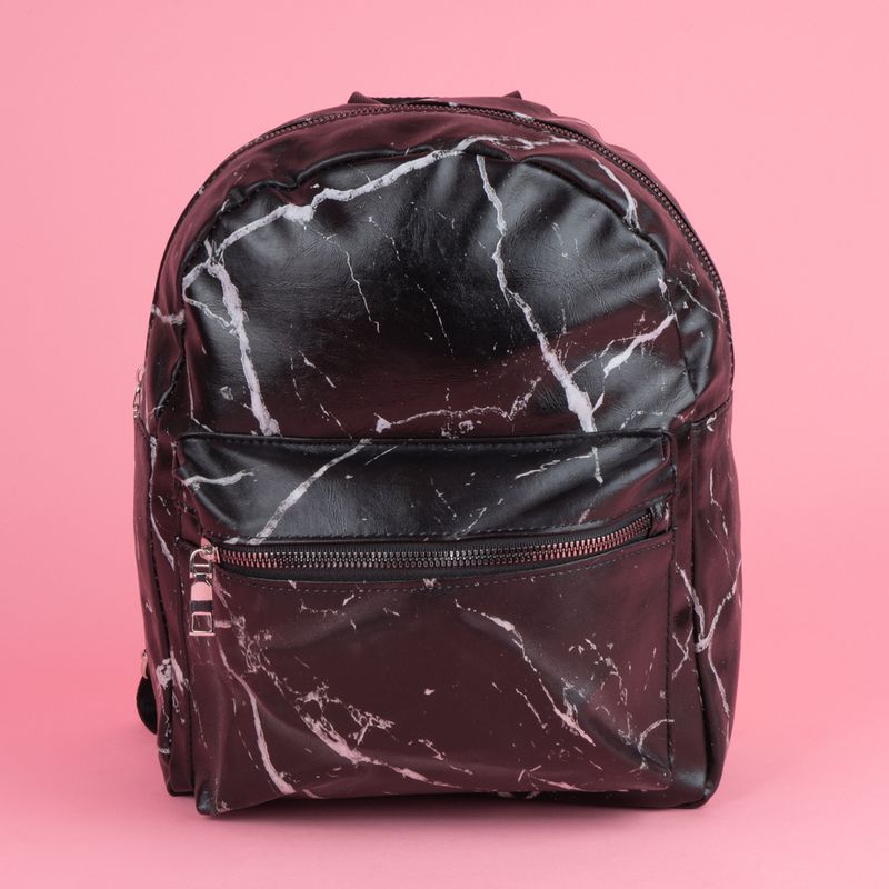 Mochila-de-moda-serie-black-white-marmoleado-negro-Miniso-3-20146