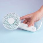 Ventilador-giratorio-color-verde-claro-Miniso-2-4933