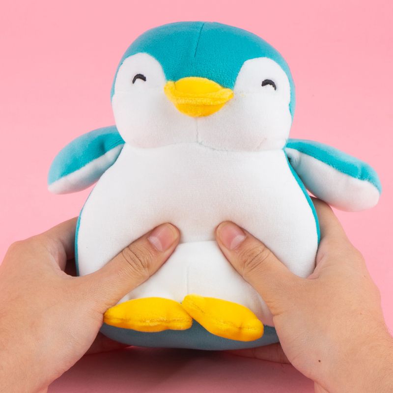 Peluche-mini-pen-pen-de-17-cm-cian-serie-mini-family-Mini-Family-2-20362
