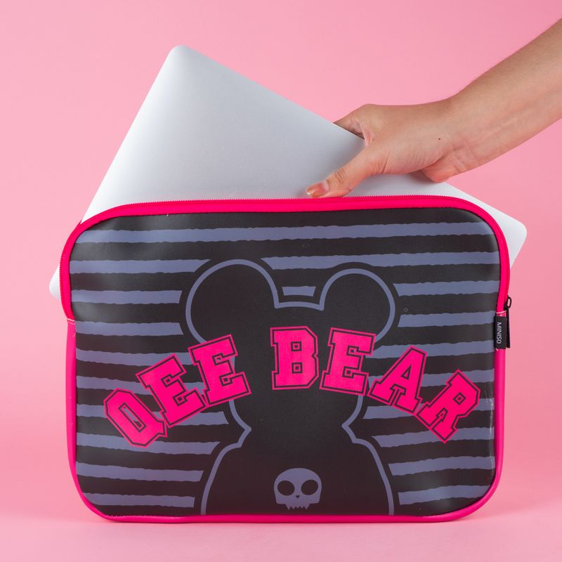 Funda-para-laptop-miniso-qee-bear-negro-Qee-Bear-2-16172