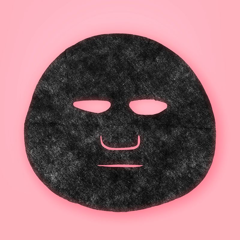 Mascarilla-facial-radiante-ceniza-volc-nica-Miniso-2-19409
