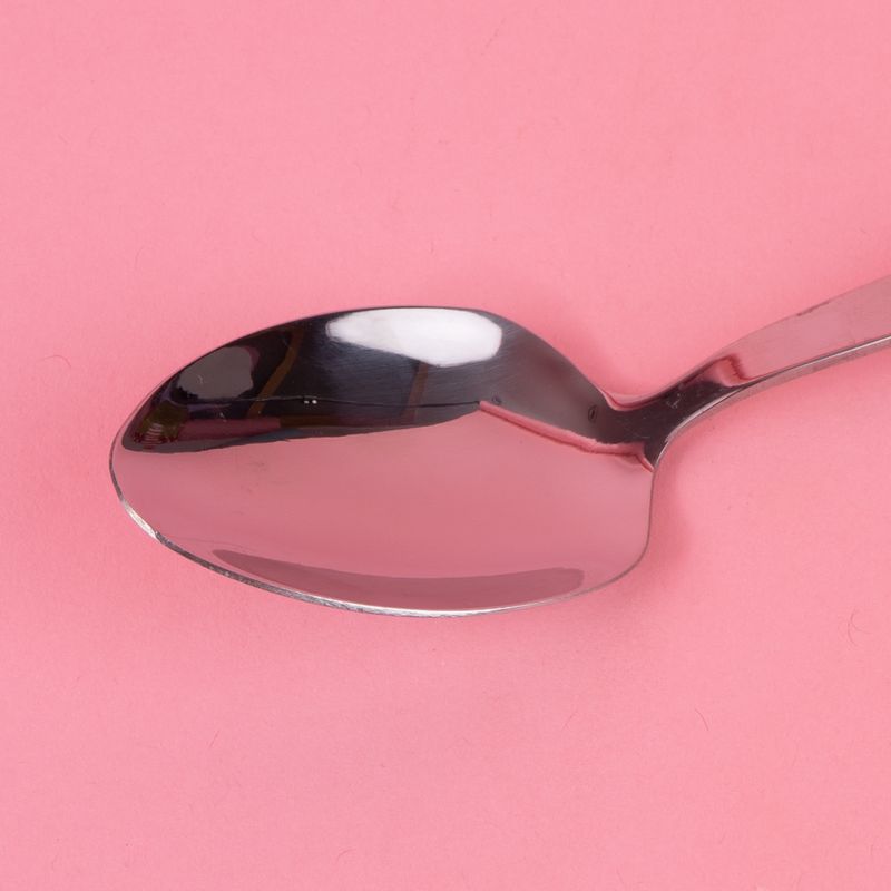 Cuchara-de-mesa-con-mango-en-forma-de-reloj-de-arena-degradado-rosa-Miniso-5-21223