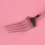 Tenedor-de-mesa-con-mango-en-forma-de-reloj-de-arena-degradado-rosa-Miniso-4-21225
