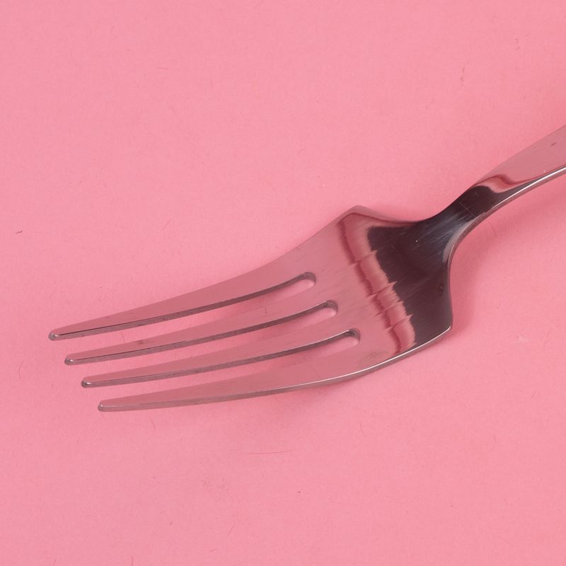 Tenedor-de-mesa-con-mango-en-forma-de-reloj-de-arena-degradado-rosa-Miniso-4-21225