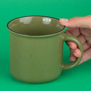 Taza con puntos negros 390 ml verde militar -  Miniso