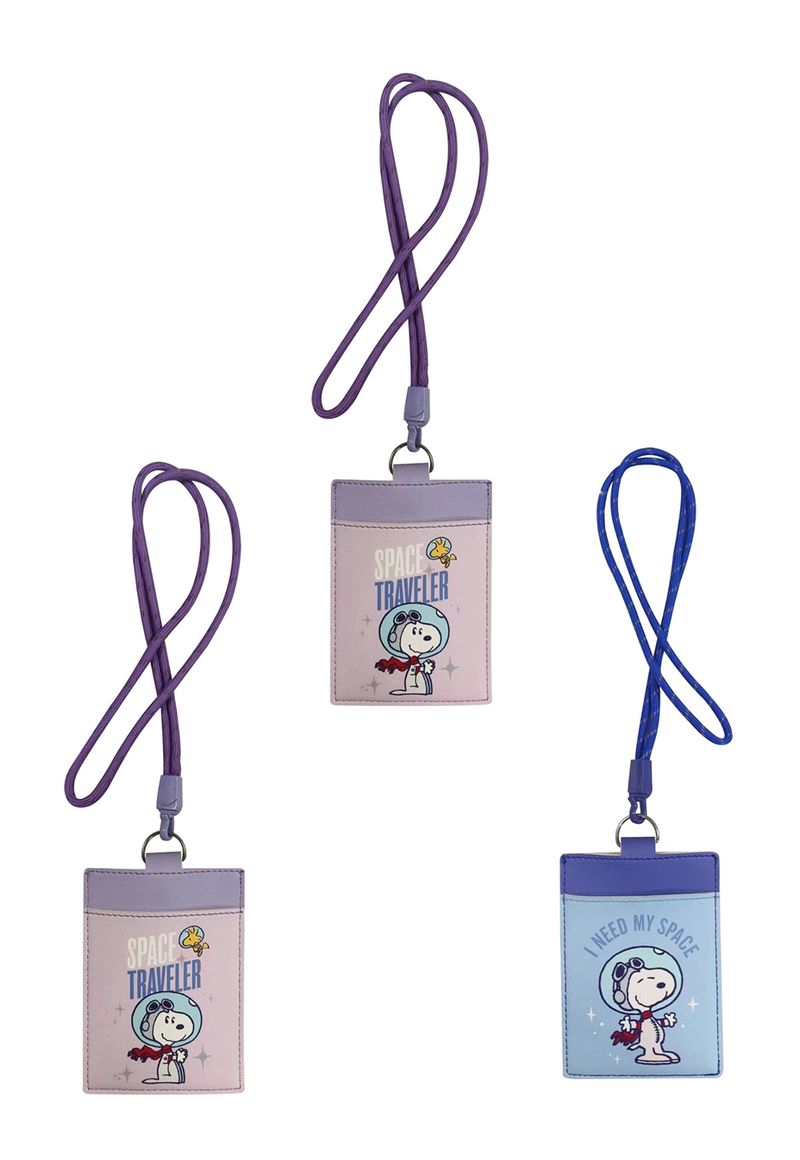 Porta-credencial-con-correa-snoopy-serie-little-space-explorer-Snoopy-1-20229