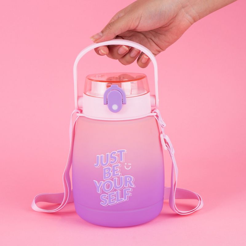 Tomatodo-de-gran-capacidad-con-correa-para-el-hombro-1300-ml-degradado-rosa-p-rpura-Miniso-2-20925