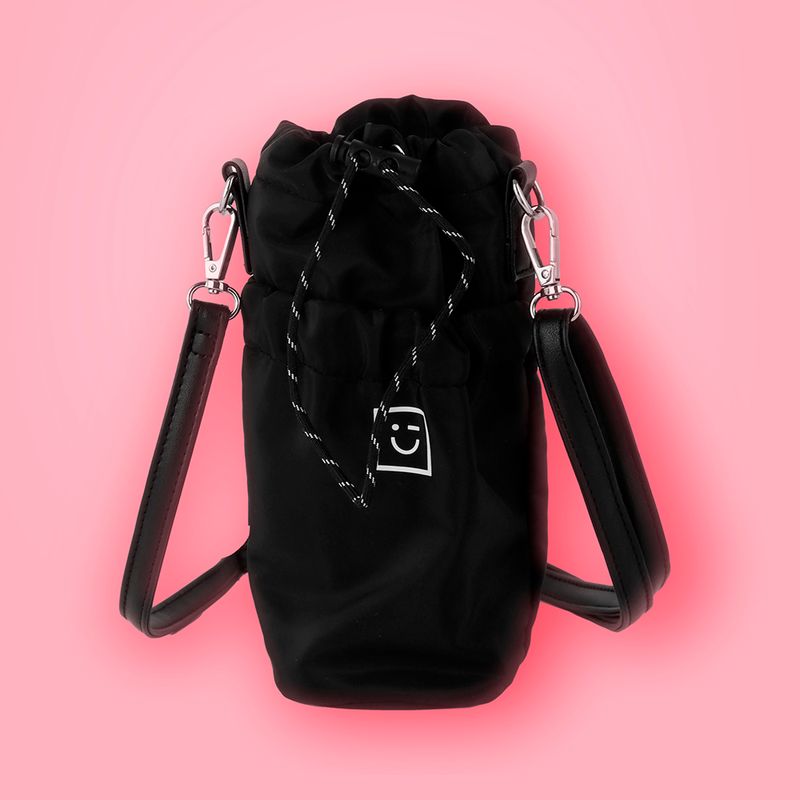 Bolso-porta-botella-serie-blanco-y-negro-Miniso-2-21926