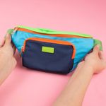 Bolso-estilo-cangurera-miniso-serie-bloques-de-color-azul-Miniso-2-21945