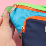 Bolso-estilo-cangurera-miniso-serie-bloques-de-color-azul-Miniso-7-21945