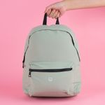 Mochila-de-moda-colecci-n-careculture-verde-Miniso-2-22063
