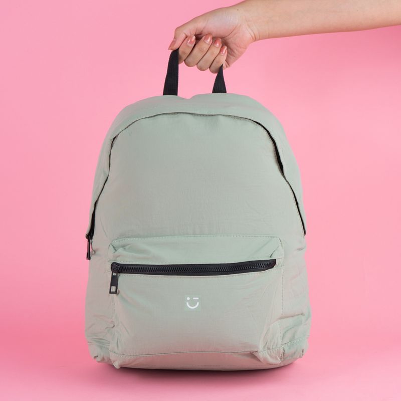 Mochila-de-moda-colecci-n-careculture-verde-Miniso-2-22063