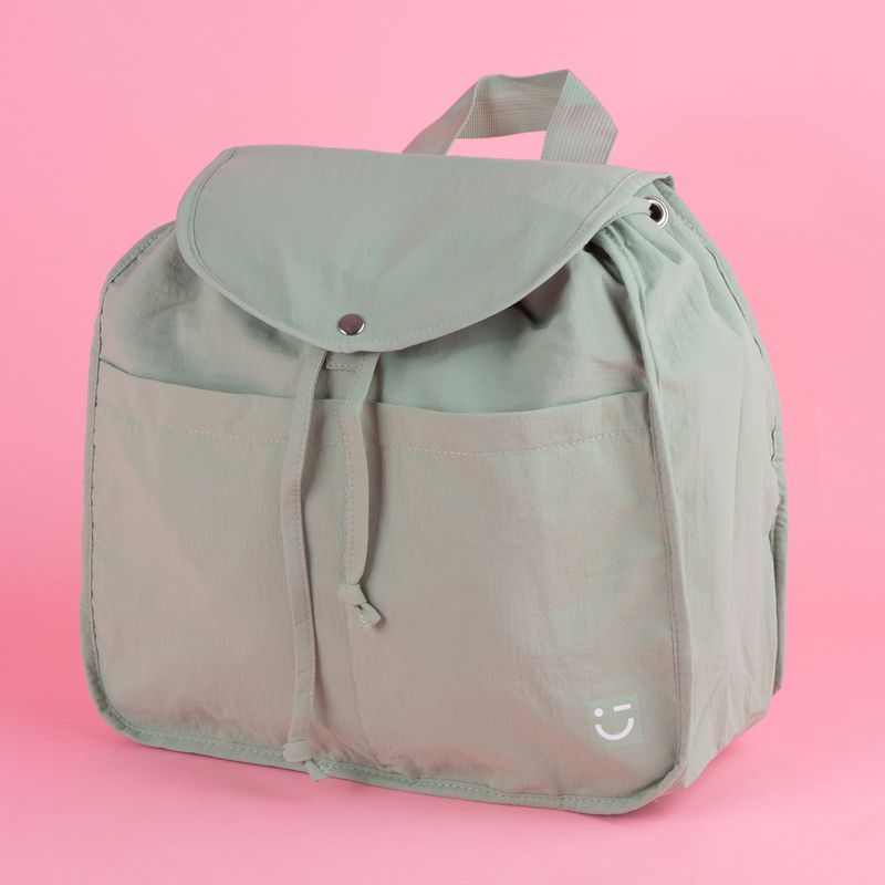 Mochila-de-moda-con-solapa-colecci-n-careculture-verde-Miniso-7-22066