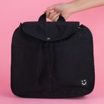Mochila-de-moda-con-solapa-colecci-n-careculture-negro-Miniso-2-22068
