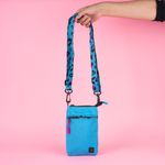 Bolso-porta-celular-miniso-colecci-n-animal-print-azul-Miniso-2-22143