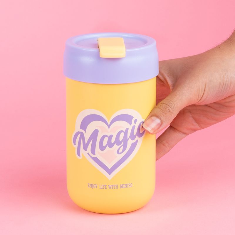 Termo-botella-aislante-serie-letters-con-tapa-abatible-400-ml-beige-Miniso-2-20958