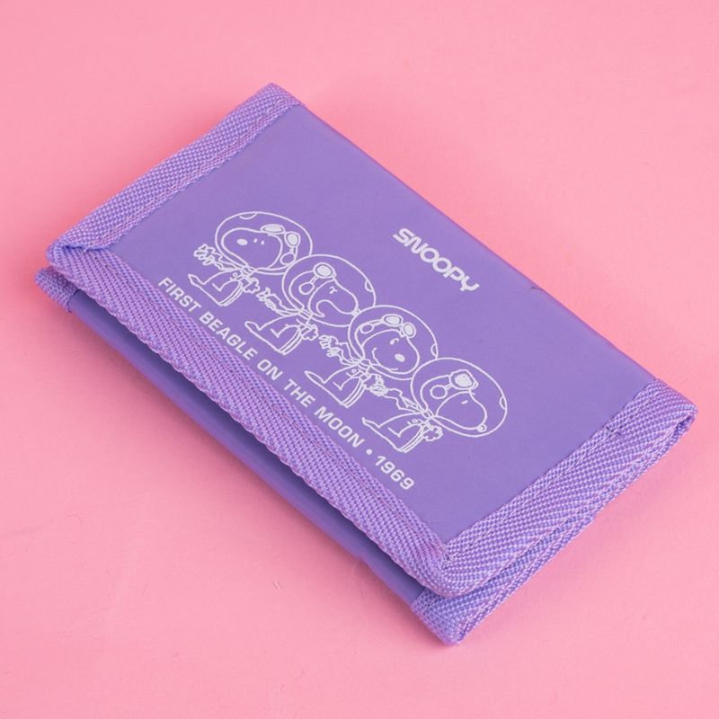 Cartera-casual-snoopy-serie-little-space-explorer-morado-Miniso-3-22582