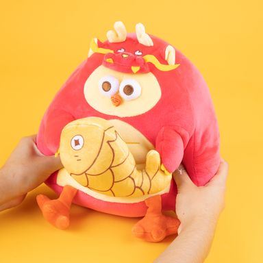 Peluche pollo abrazando carpa dragon disfraz serie dundun -  Miniso