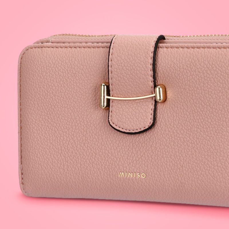 Cartera-para-mujer-mediana-miniso-trabilla-metalica-rosa-Miniso-3-22981