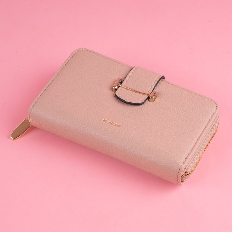 Cartera-para-mujer-mediana-miniso-trabilla-metalica-rosa-Miniso-7-22981
