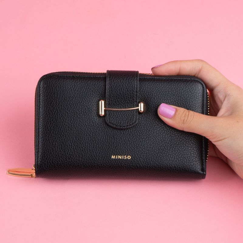 Cartera-para-mujer-mediana-miniso-trabilla-metalica-negro-Miniso-2-22983