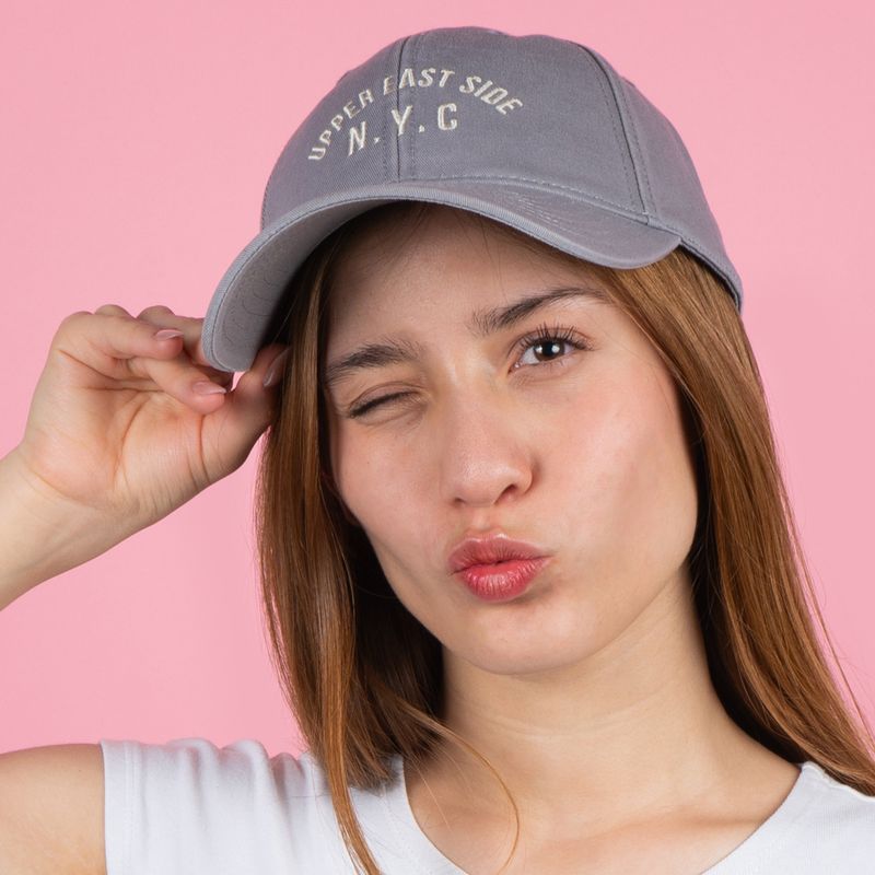 Gorra-de-b-isbol-miniso-nyc-gris-Miniso-2-23064
