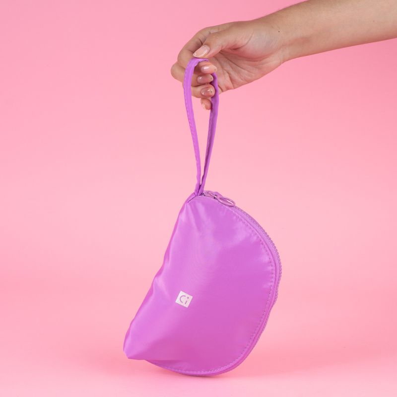 Cosmetiquera-miniso-serie-basicos-de-nylon-media-luna-lila-Miniso-2-23176