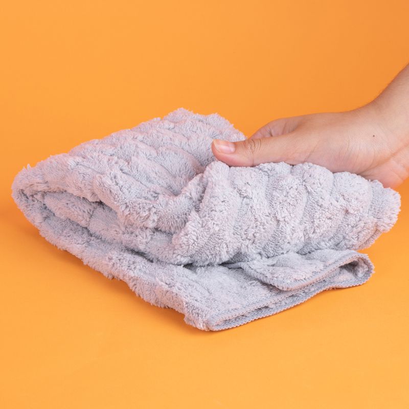 Toalla-de-ba-o-de-microfibra-75cm-x-35cm-cuadros-gris-Miniso-2-23545