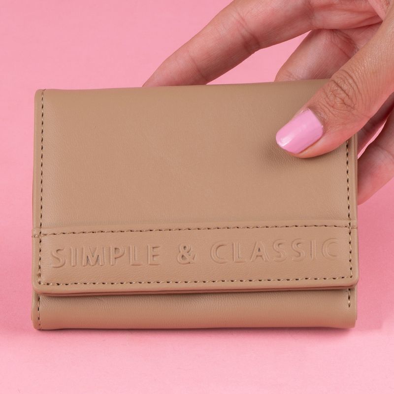 Cartera-con-bot-n-para-mujer-miniso-letras-en-relieve-caf-Miniso-2-23556