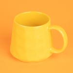 Taza-con-relieve-de-color-solido-360-ml-amarillo-Miniso-4-23922