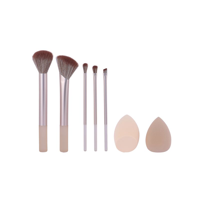 Brocha-de-maquillaje-y-esponja-de-maquillaje-7-piezas-doradas-Miniso-1-24255