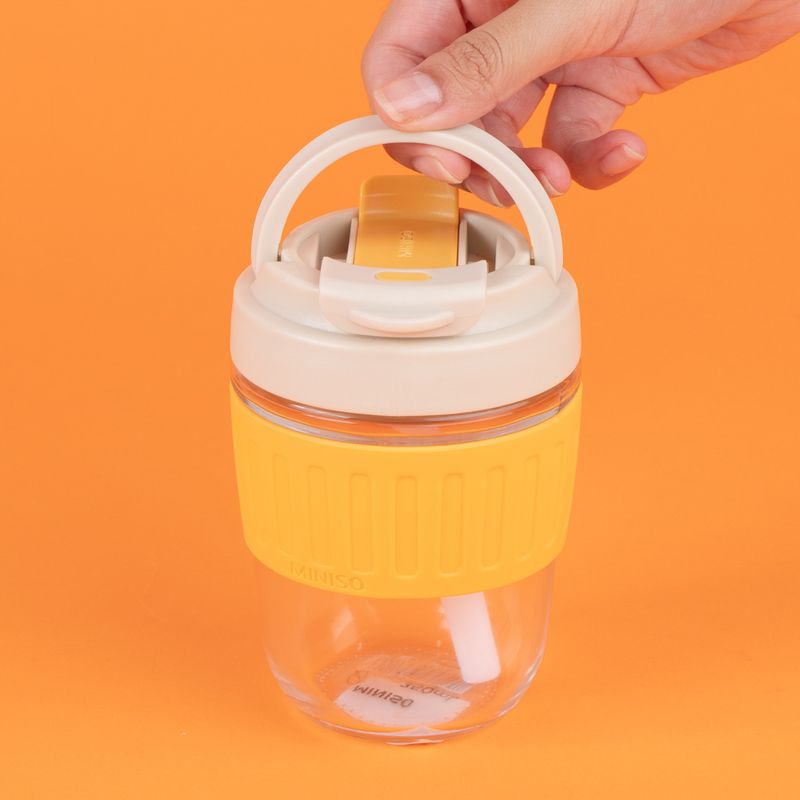 Vaso-de-vidrio-con-asa-350-ml-amarillo-Miniso-2-23784