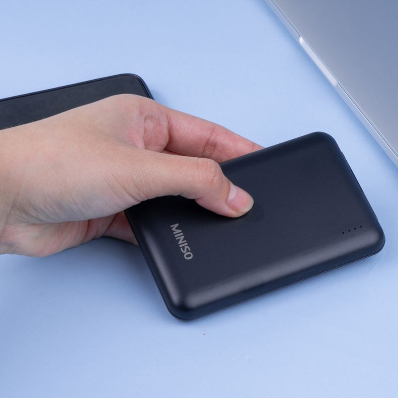 Power-bank-ultra-delgada-10000mah-mod-f71-negro-Miniso-2-23870