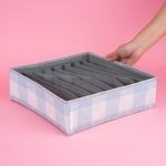 Organizador-de-tela-con-sujetadores-de-8-compartimentos-serie-cuadros-azules-Miniso-2-23880