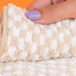 Toalla-de-ba-o-de-microfibra-miniso-cuadros-beige-75cm-x-35cm-Miniso-5-23976