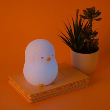 Lámpara mini para dormir de silicón pinguino miniso -  Miniso