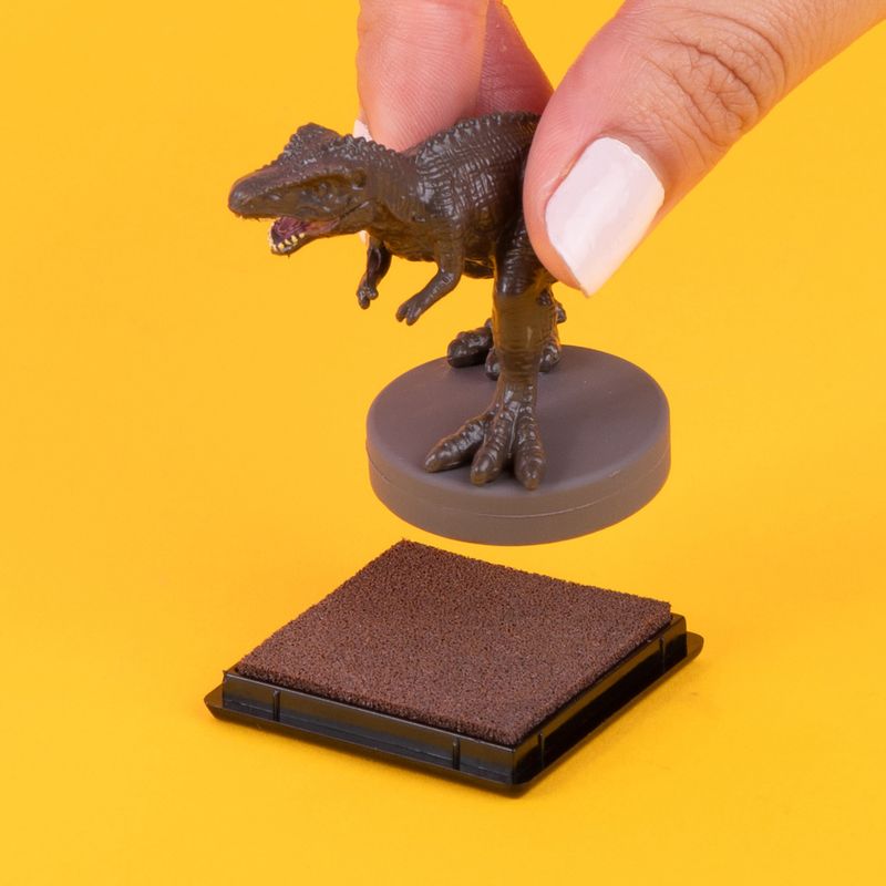 Set-de-escritorio-llavero-sello-tiranosaurio-serie-dinosaurios-Miniso-2-24819