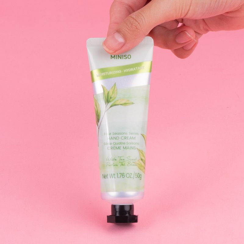 Crema-de-manos-serie-four-seasons-aroma-a-t-blanco-Miniso-2-25014
