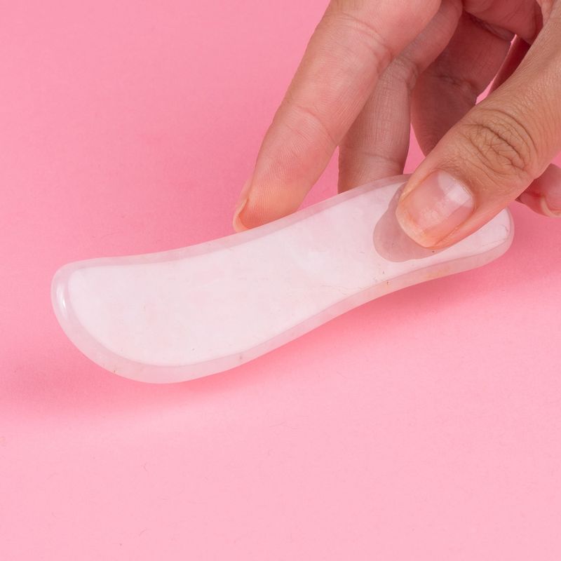 Masajeador-facial-rosa-forma-de-S-Miniso-2-25048