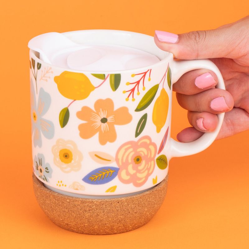 Taza-de-cer-mica-serie-flower-con-tapa-y-fondo-de-corcho-300-ml-Miniso-2-25054