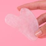 Masajeador-facial-rosa-forma-de-coraz-n-Miniso-2-25056