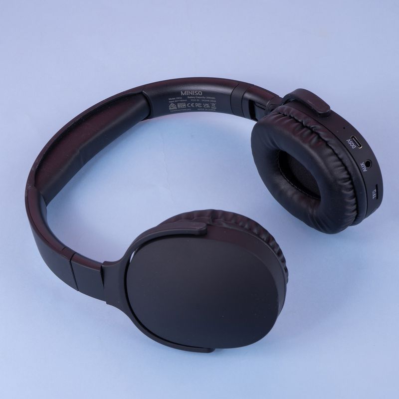 Aud-fonos-inal-mbricos-bicolor-modelo-2310-negro-miniso-Miniso-8-25063