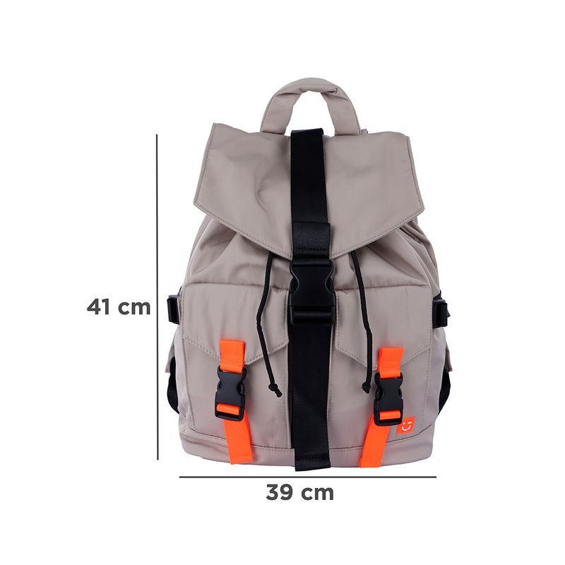 Mochila-de-moda-miniso-serie-camping-khaki-grande-41cm-x-39cm-Miniso-6-25178