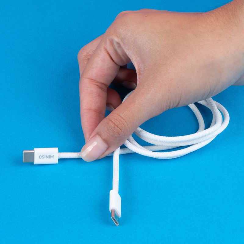 Cable-de-carga-y-datos-para-iphone-15-miniso-blanco-Miniso-2-25129