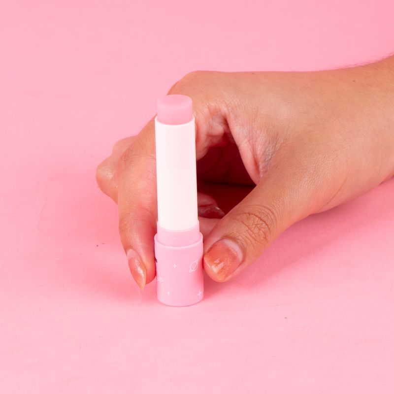 Set-de-cuidado-labial-hidratante-con-color-bt21-collection-BT21-2-23060