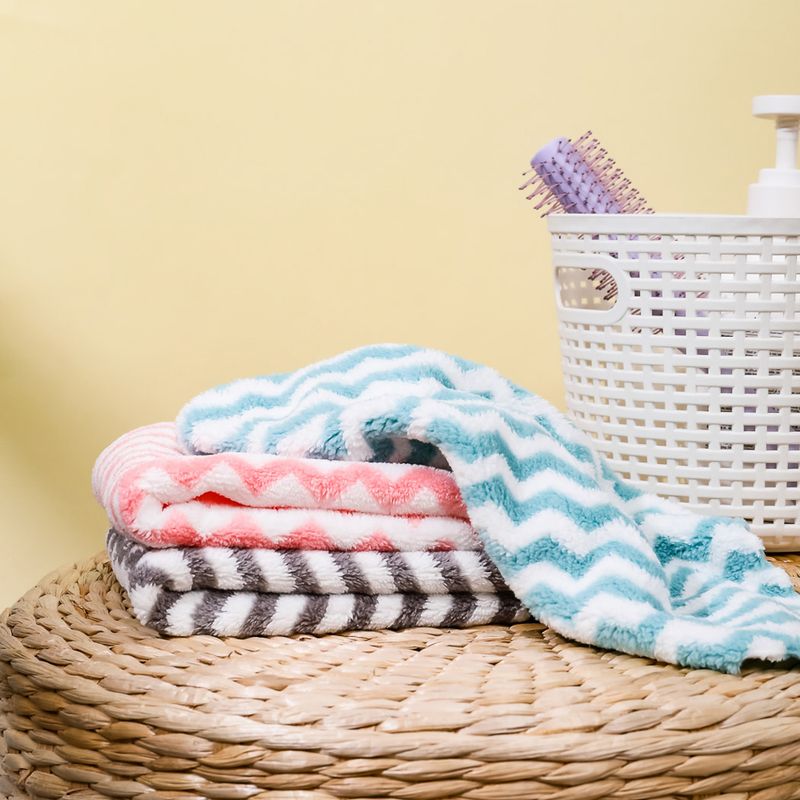 Toalla-para-manos-de-terciopelo-doble-cara-patr-n-de-ondas-colores-mixtos-3pzs-Miniso-2-3958