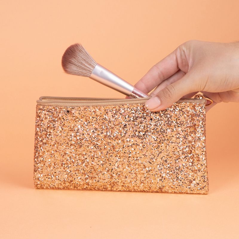 Brochas-de-maquillaje-con-bolsa-con-cremallera-6-piezas-doradas-Miniso-3-24257