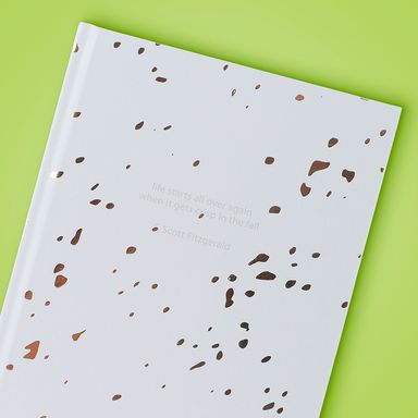 Cuaderno a5 de tapa dura con purpurina 96 hojas pdq serie taupe -  Miniso
